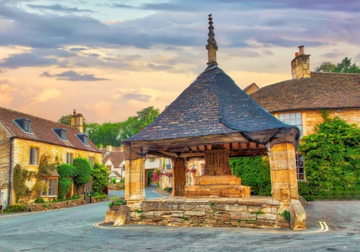 market-cross-in-castle-combe-cotswolds-jigsaw-puzzle-1000-pieces.75078-1.fs.jpg