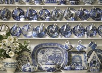 cobble-hill-outset-media-china-hutch-jigsaw-puzzle-1000-pieces_51160-1_fs.jpg