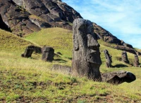 moai-at-quarry-easter-island-jigsaw-puzzle-2000-pieces_53466-1_fs.jpg