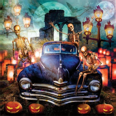 SunsOut 1000 - The Old Plymouth on Halloween