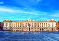 bluebird-puzzle-toulouse-capitole-jigsaw-puzzle-1000-pieces.93063-1.fs.jpg