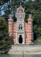 alipson-puzzle-chapelle-de-la-villa-algerienne-jigsaw-puzzle-500-pieces.101808-1.fs.jpg