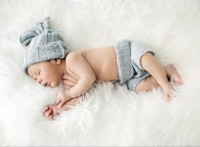 konrad-bak-baby-sleeping-in-feathers-puzzle-2000-pieces.55651-1.fs.jpg