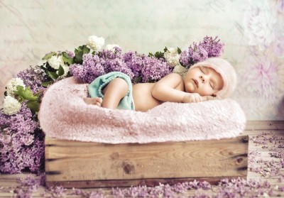 Grafika 1000 - Konrad Bak: Baby sleeping in the Lilac