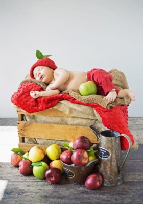 Grafika 1000 - Konrad Bak: Baby and Apples